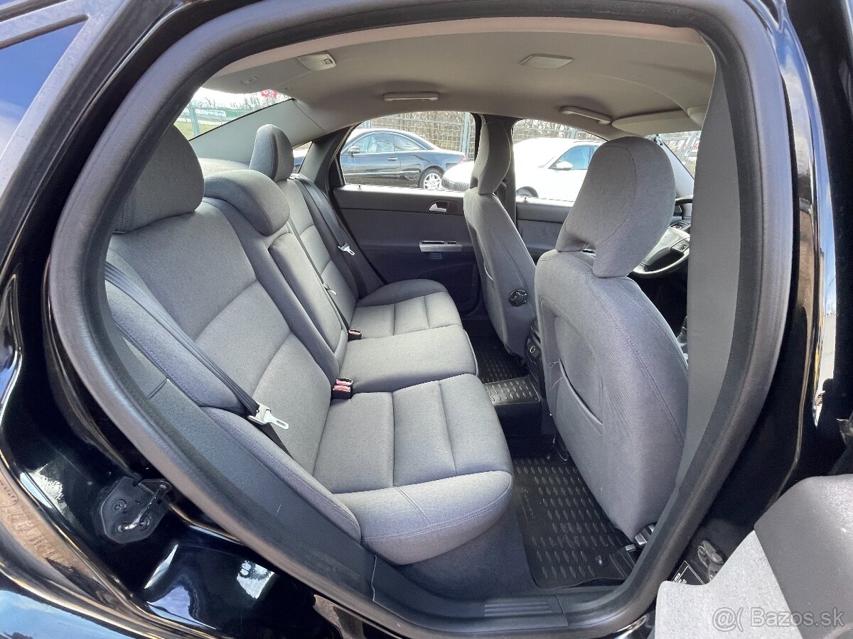 Volvo S40, 1.6D 80kwVYHŘEV.SEDNOVÁ STK - 20