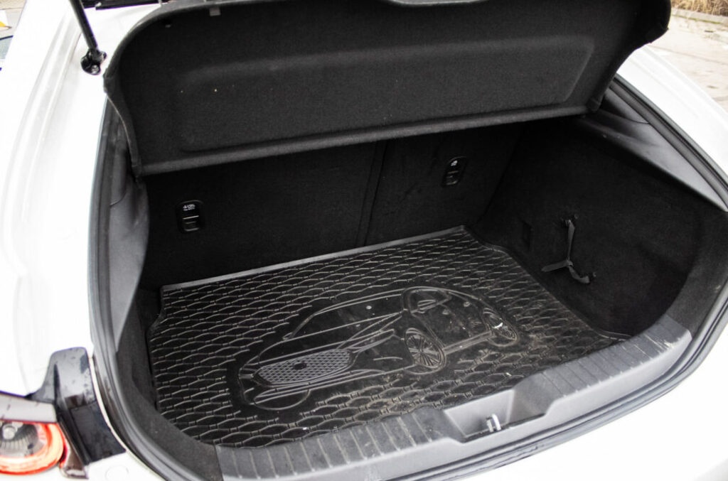 Mazda 3 90kW (2020). - 20