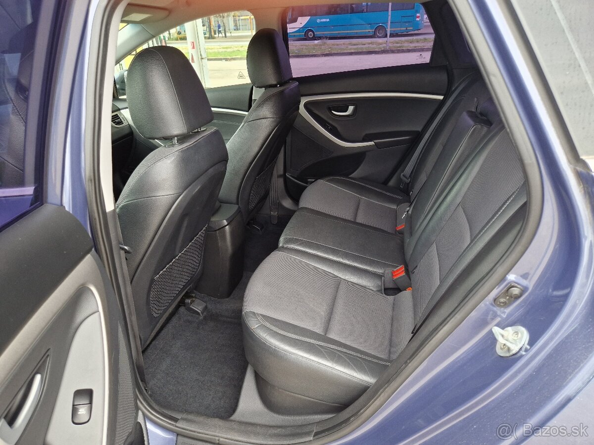 Hyundai i30 CW 1.6i CRDi HP 16V DOHC Style - 20