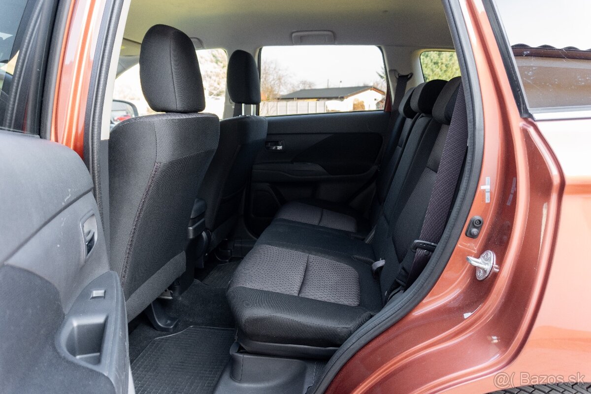 Mitsubishi Outlander 2.0 MIVEC 4x4 automat - 20
