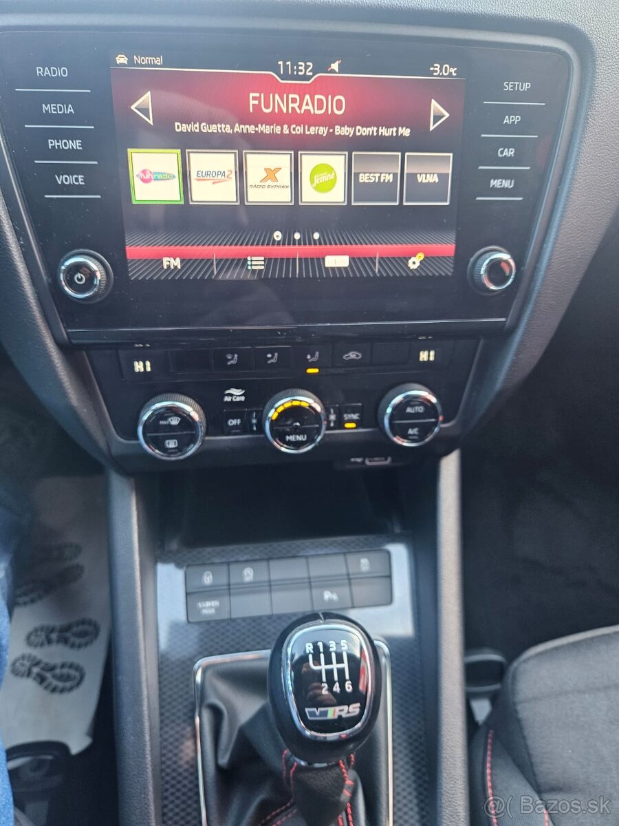 Škoda Octavia Combi 2.0 TDI RS - 20