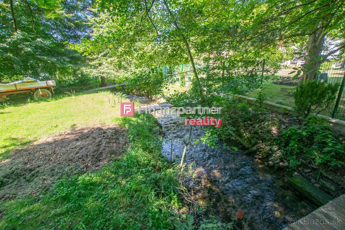 Ponúkame na predaj 5 izb. rodinný dom s garážou na pozemku 9 - 20