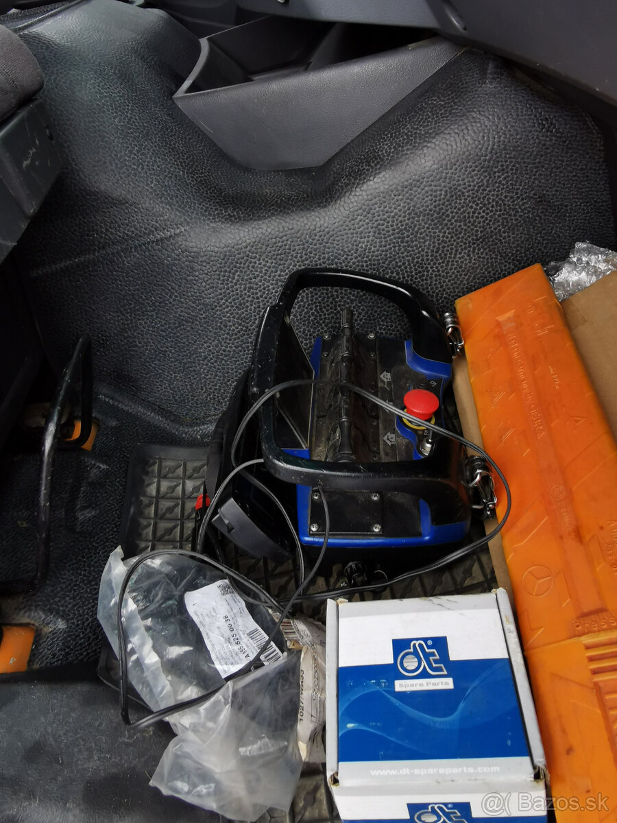 Prodám MERCEDES-BENZ AXOR 2533 L 6X2 E4 valník s hydr. rukou - 20