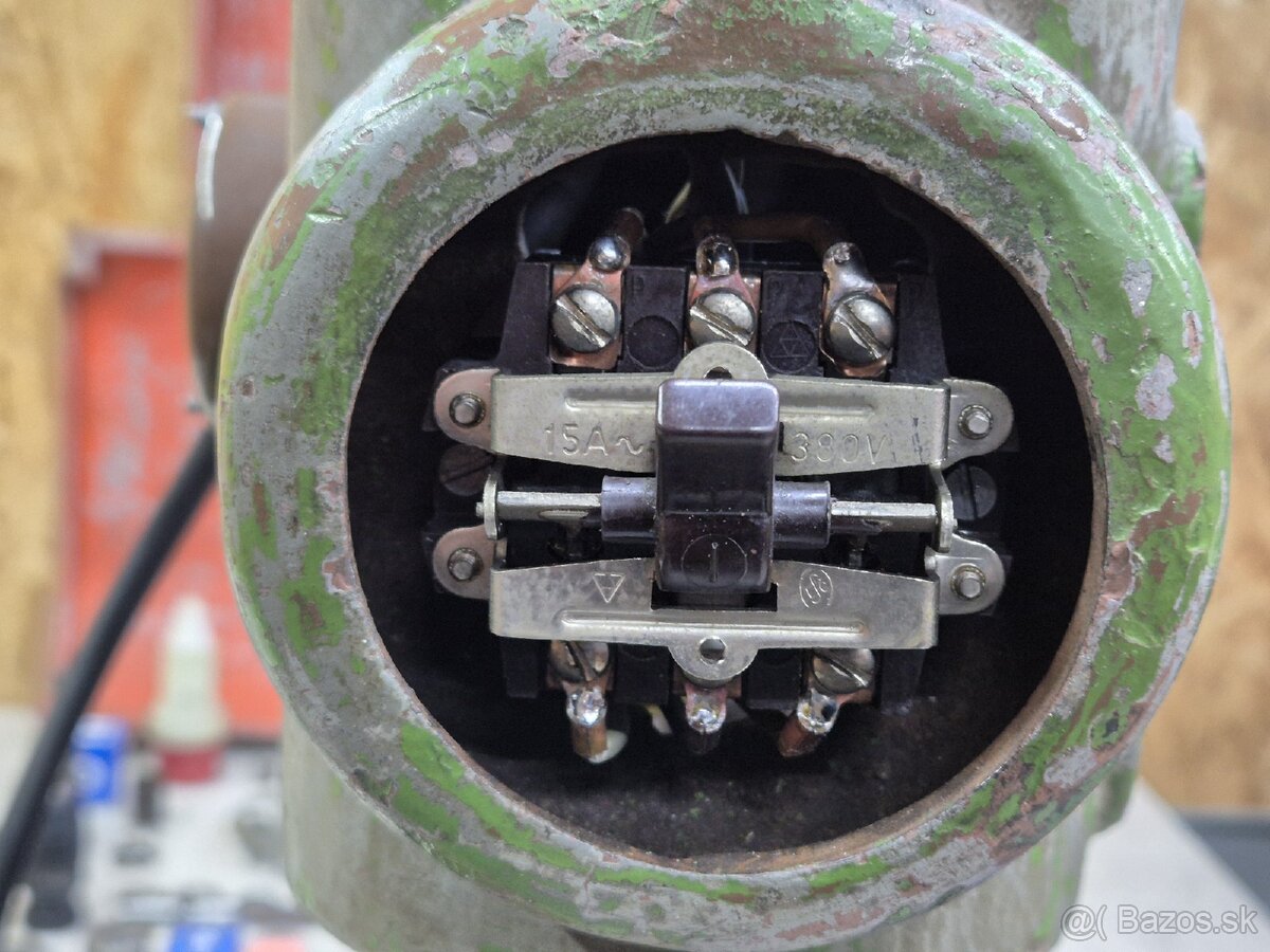 Vŕtačka jihokov hustopeče V-16 - 20