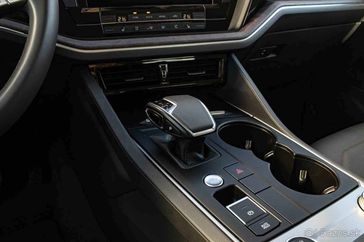 Volkswagen Touareg 3.0 V6 TDI 170 kW Matrix, Vzduch, Masáž - 20