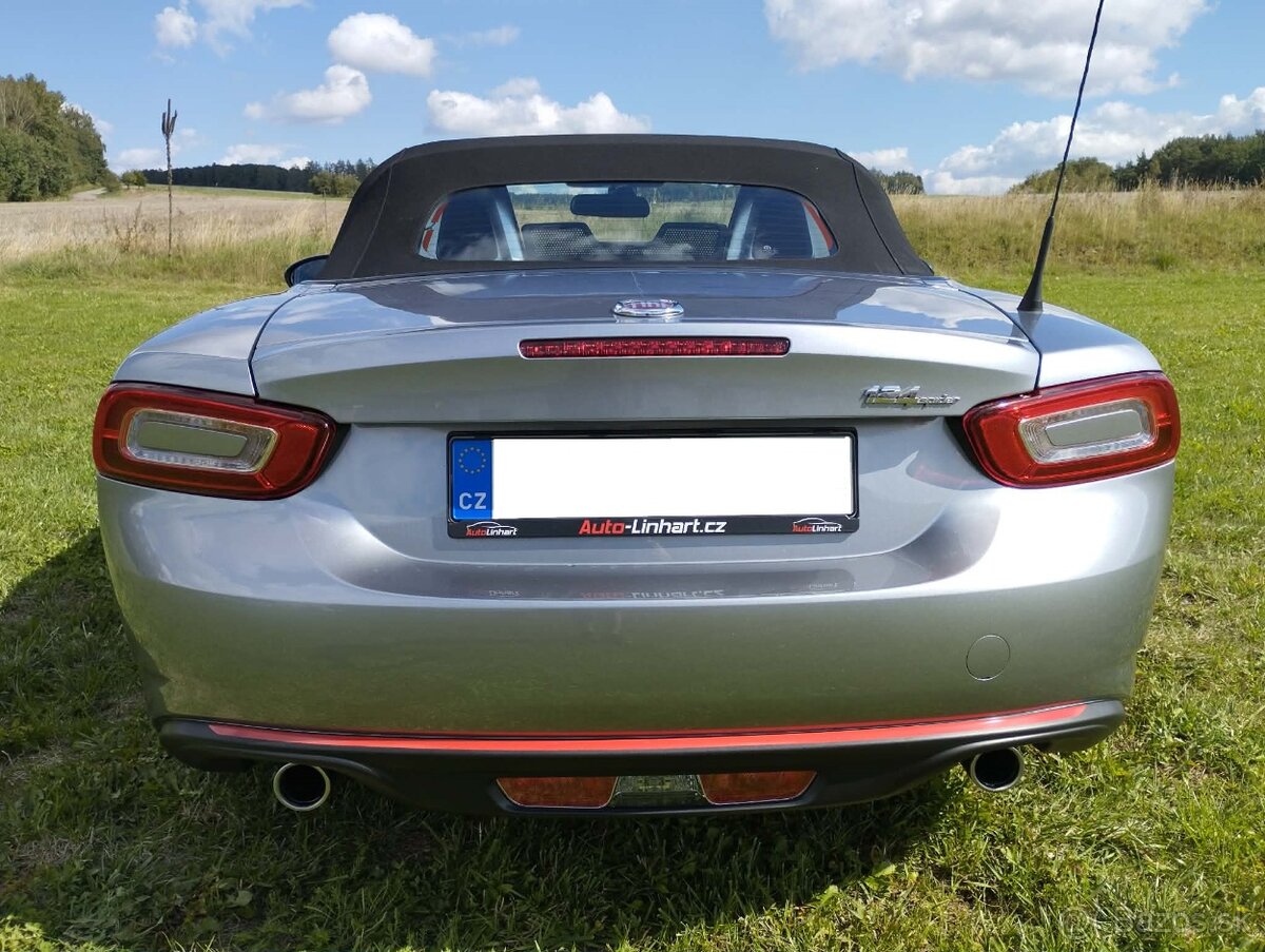 Fiat 124 Spider Kabriolet - 20