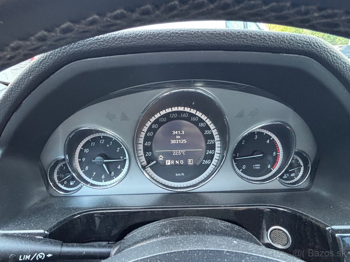 Mercedes-Benz E trieda Sedan 220 CDI Blue Elegance A/T - 20