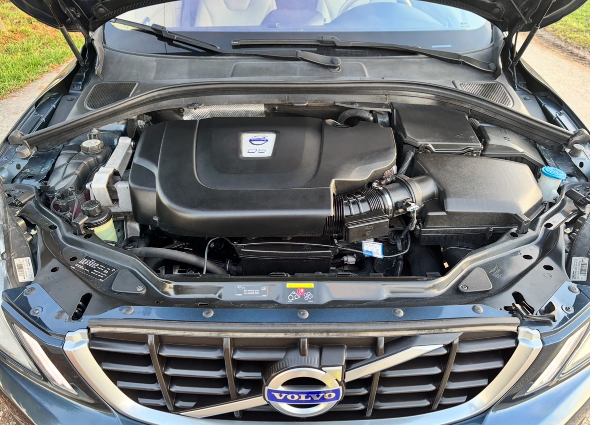 VOLVO XC60 2.4 D4 SUMMUM MANUÁL - 20