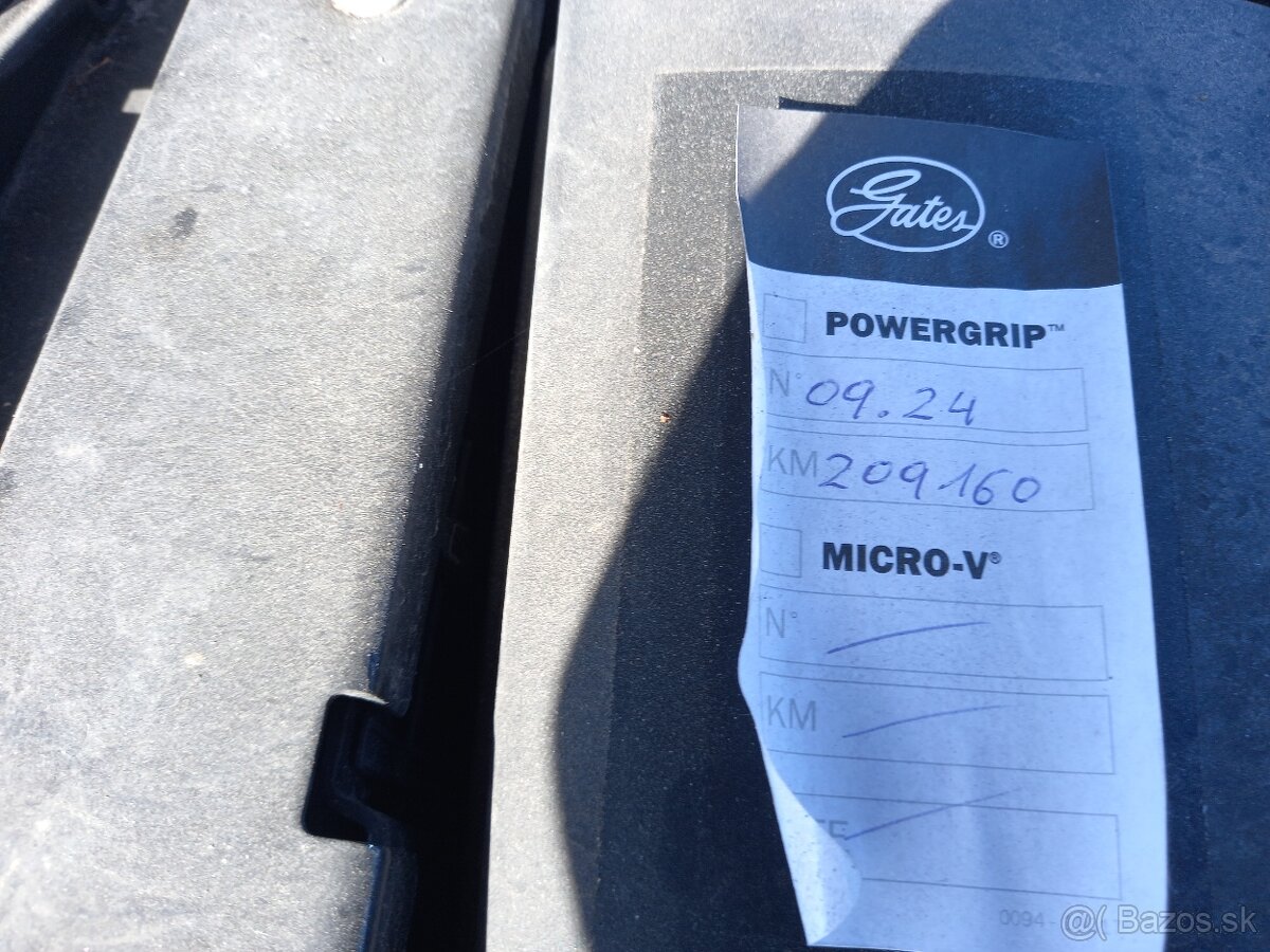 VW PASSAT B8 2,0TD-2015-150PS-LED-ACC-HIGHLINE-AHK - 20