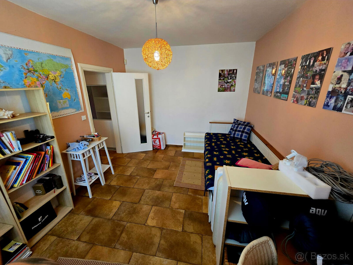 5 izbový rodinný dom Chorvátsky Grob s garážou, bazénom, krb - 20