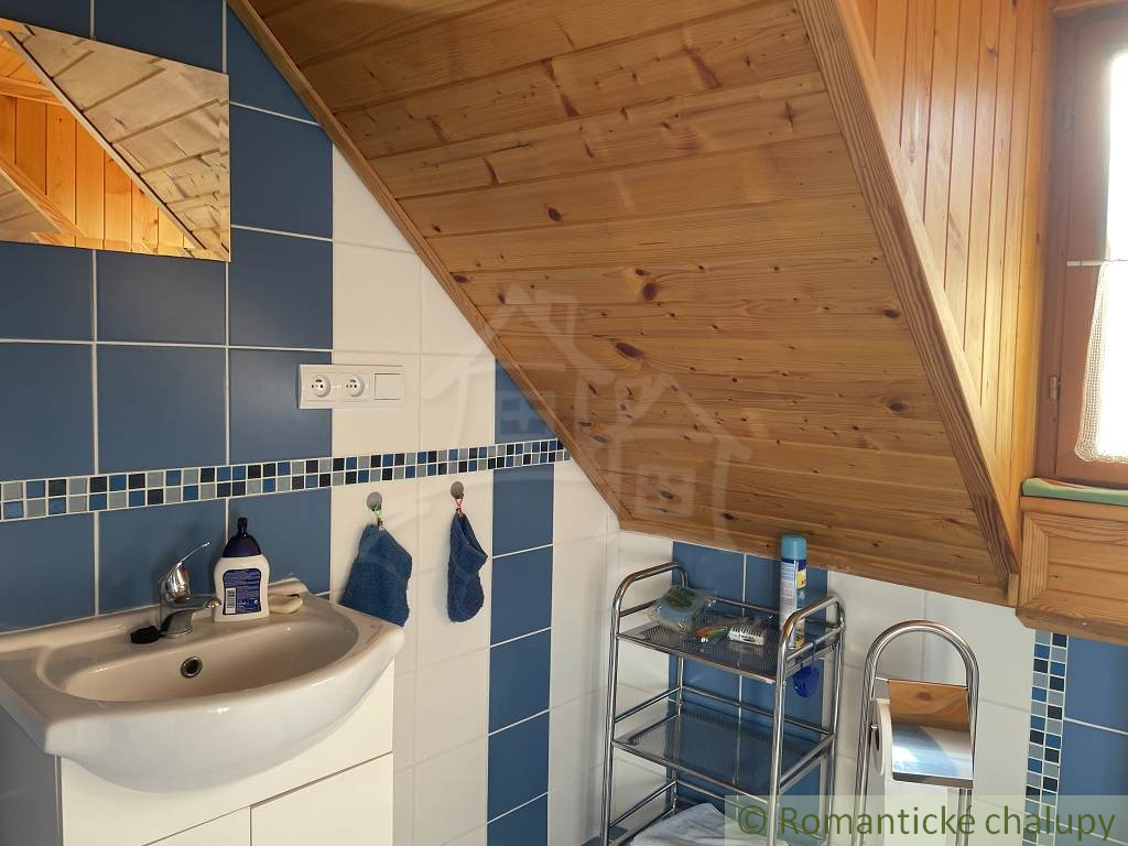 Zrekonštruovaná chalupa v obci Háj - 20