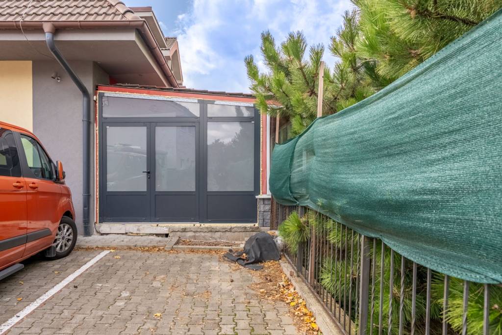 Jedinečný 4-izbový byt, 132m2 pri centre mesta s terasou - 20