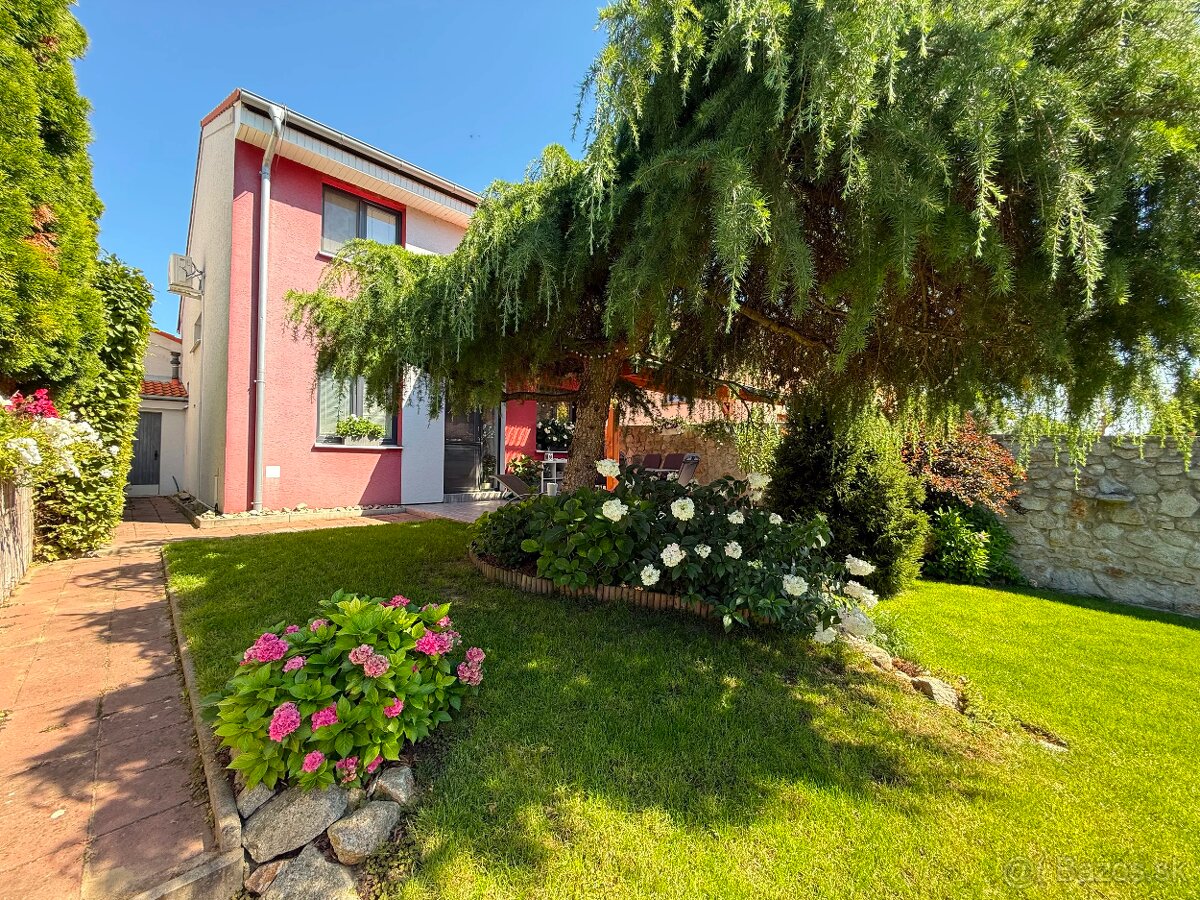 Rodinný dom s garážou v Skalici - 20