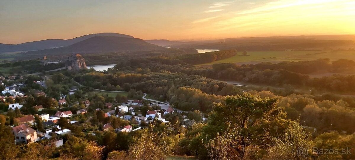 Priestranný 4-izbový byt s loggiou a krásnym výhľadom - 20