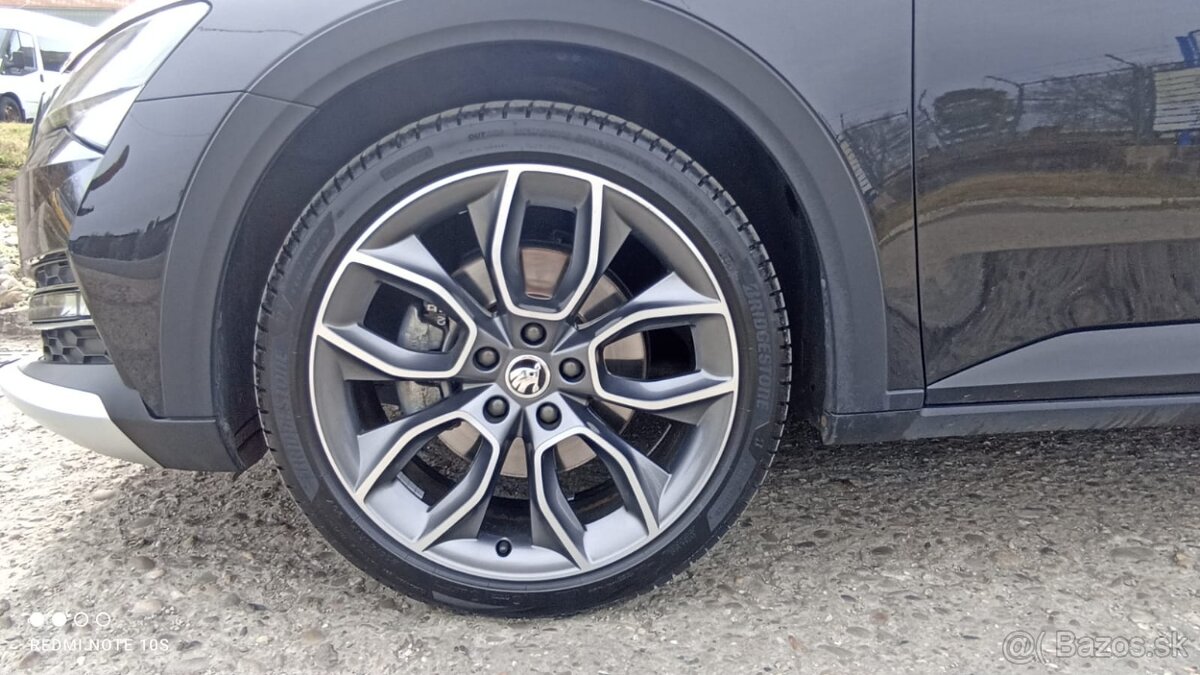 ŠKODA SUPERB SCOUT COMBI 2,0 TDI DSG 4x4 - 20