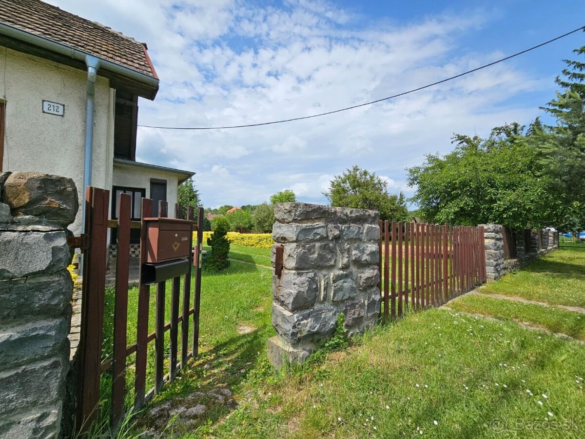 REZERVOVANÉ - Veľký RD s 2 bytmi na rovnom 1973m2 poz. - 20