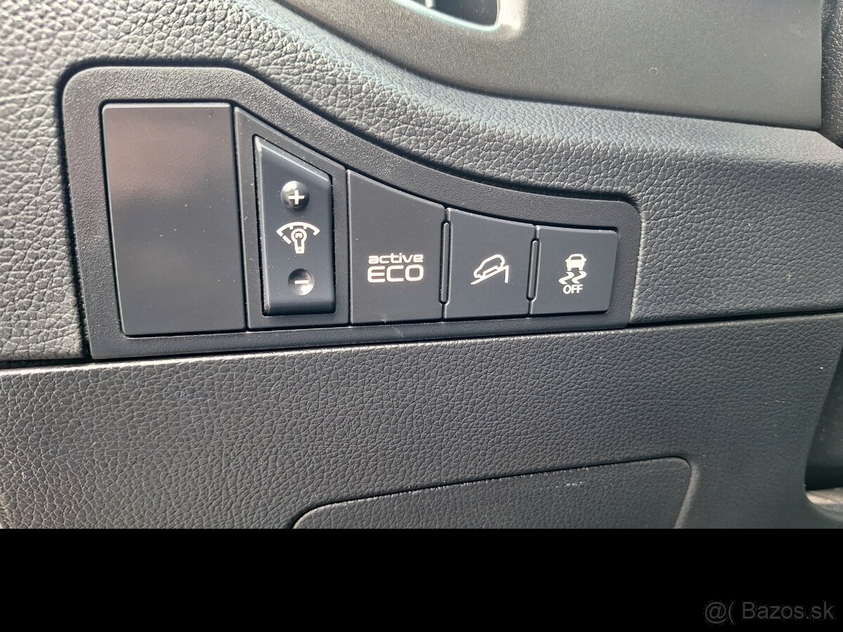 KIA SPORTAGE 2.0 CRDI 4x4 100 kw A/T automat - 20