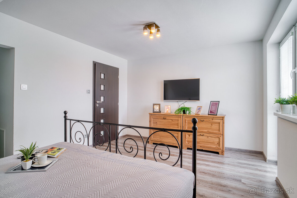 Na predaj rodinný dom s rozľahlým pozemkom v Kostolišti - 20