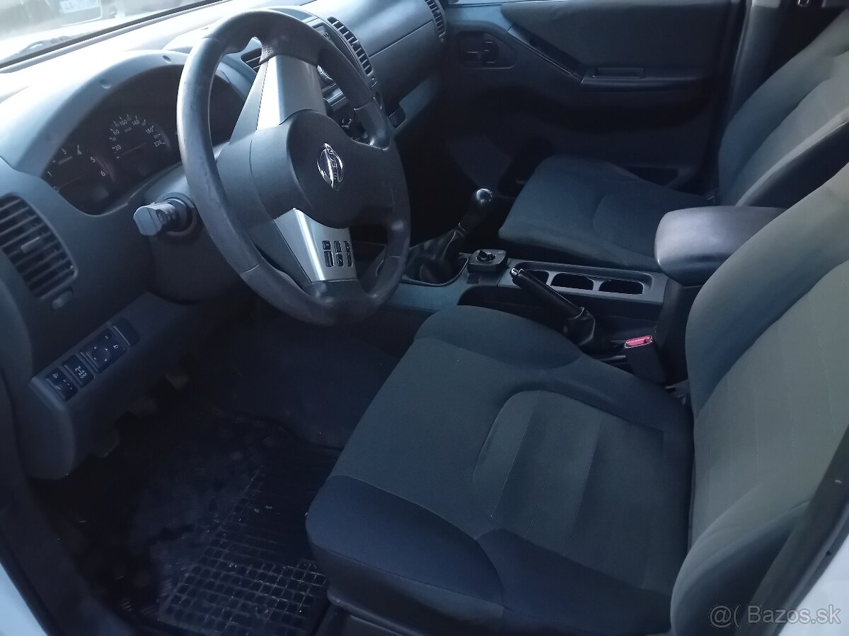 Nissan Navara 2,5 dci 4x4 nová STK a EK - 20