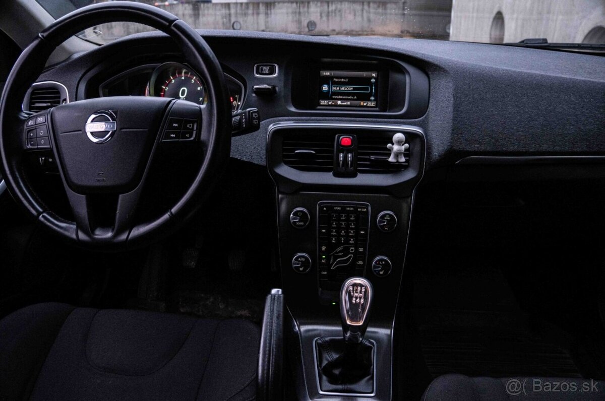 Volvo V40 T2 1.6L Momentum - 20