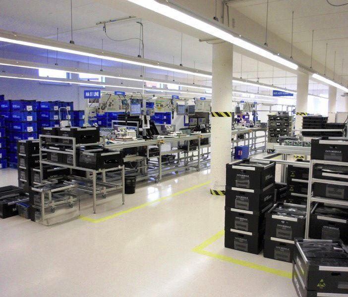 Výrobné, distribučné, parkovacie a kancelárske priestory na - 20