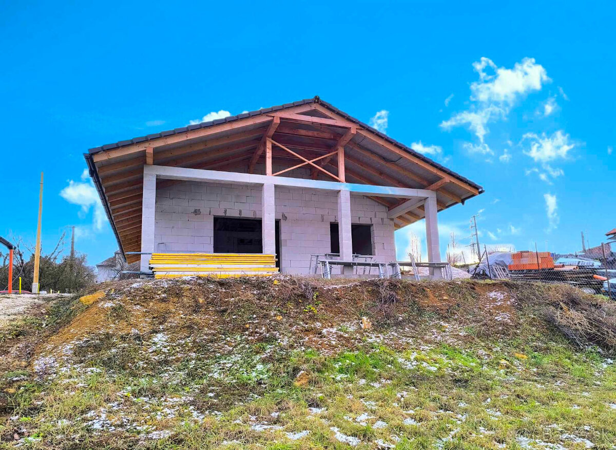 ‼️REZERVOVANÉ‼️ ROZOSTAVANÝ DOM, PREDAJ - VEĽKÉ KRŠTEŇANY‼️ - 20