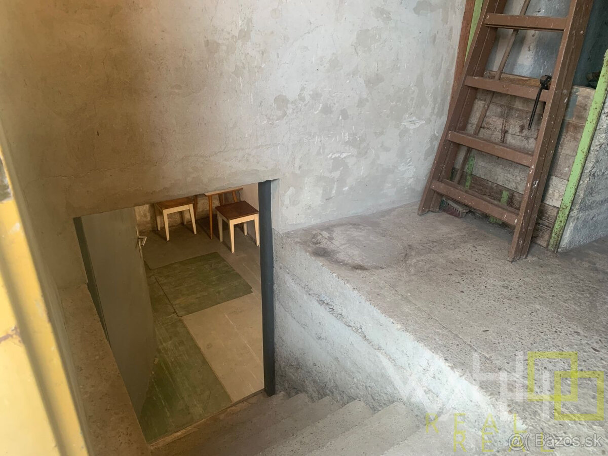 Veľký pozemok až 1699m2, samostatne stojaci RD, všetky IS, H - 20