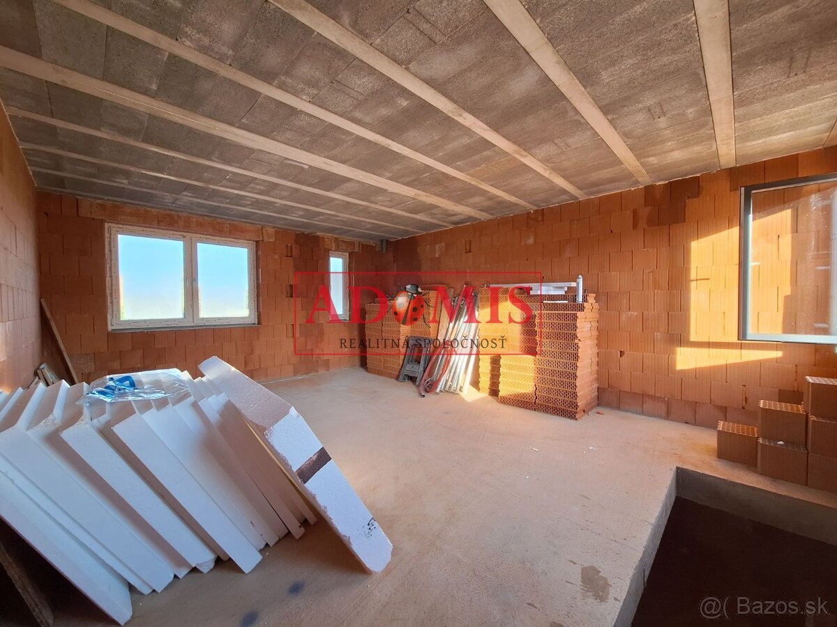 ADOMIS - predám exkluzívny 4-izbový tehlový dom 220m2,garáž, - 20
