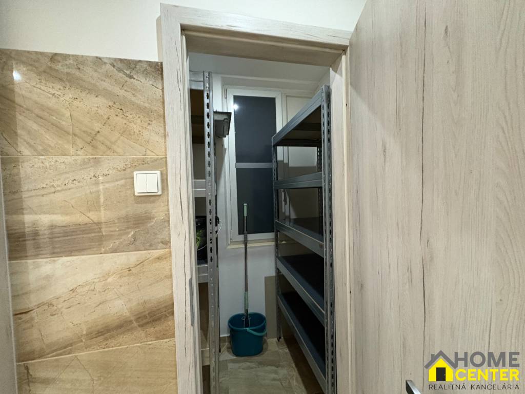 REZERVOVANÝ prenájom zrekonštruovaného 3 izbového bytu, ul. - 20