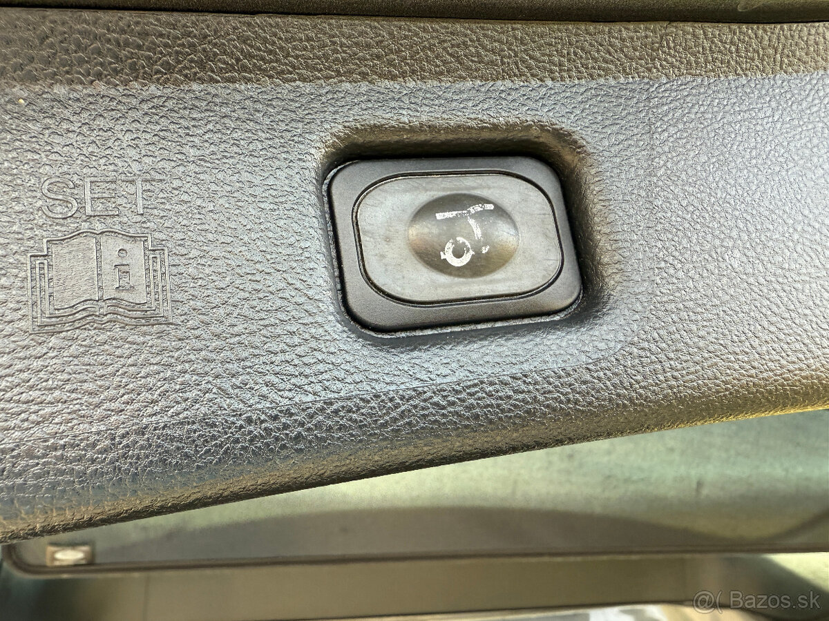 Ford S-MAX 2.0 TDCI TITANIUM Automat 7 miestny ODPOČET DPH - 20