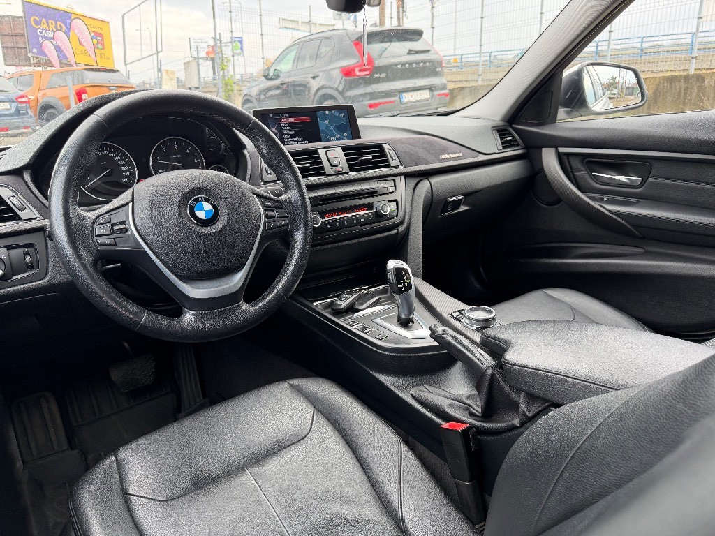 BMW Rad 3 Touring 320d xDrive A/T - 20