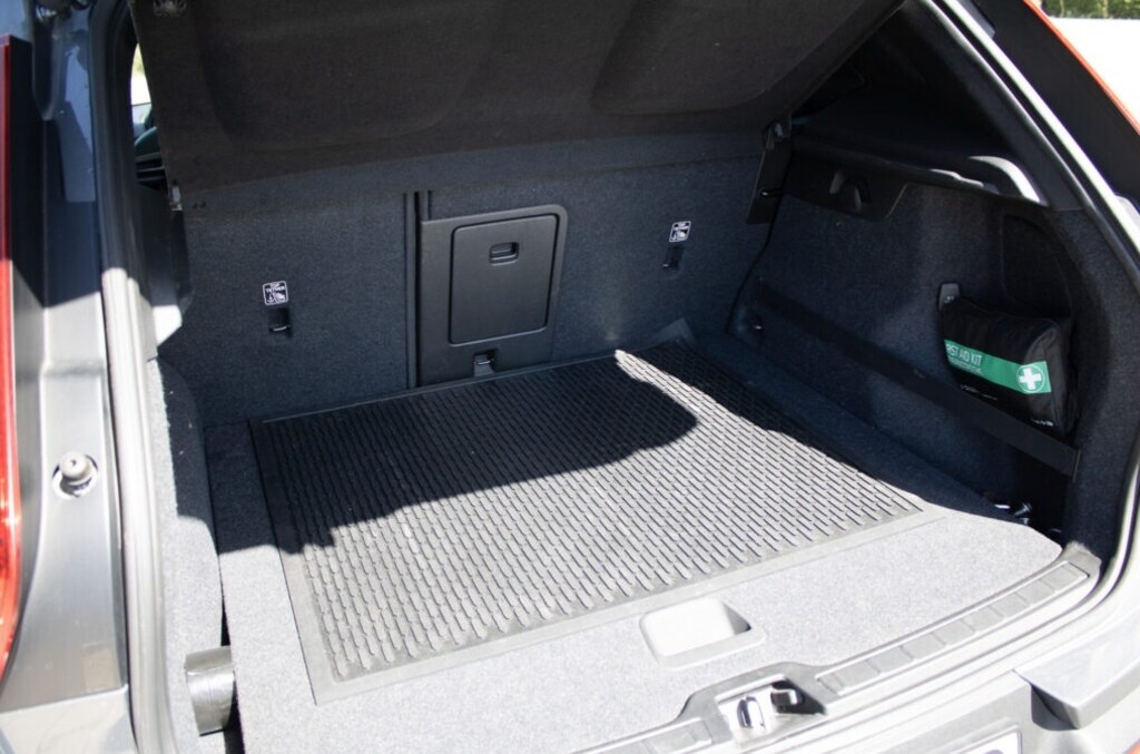 Volvo XC40 D4 Momentum (2018) - 20