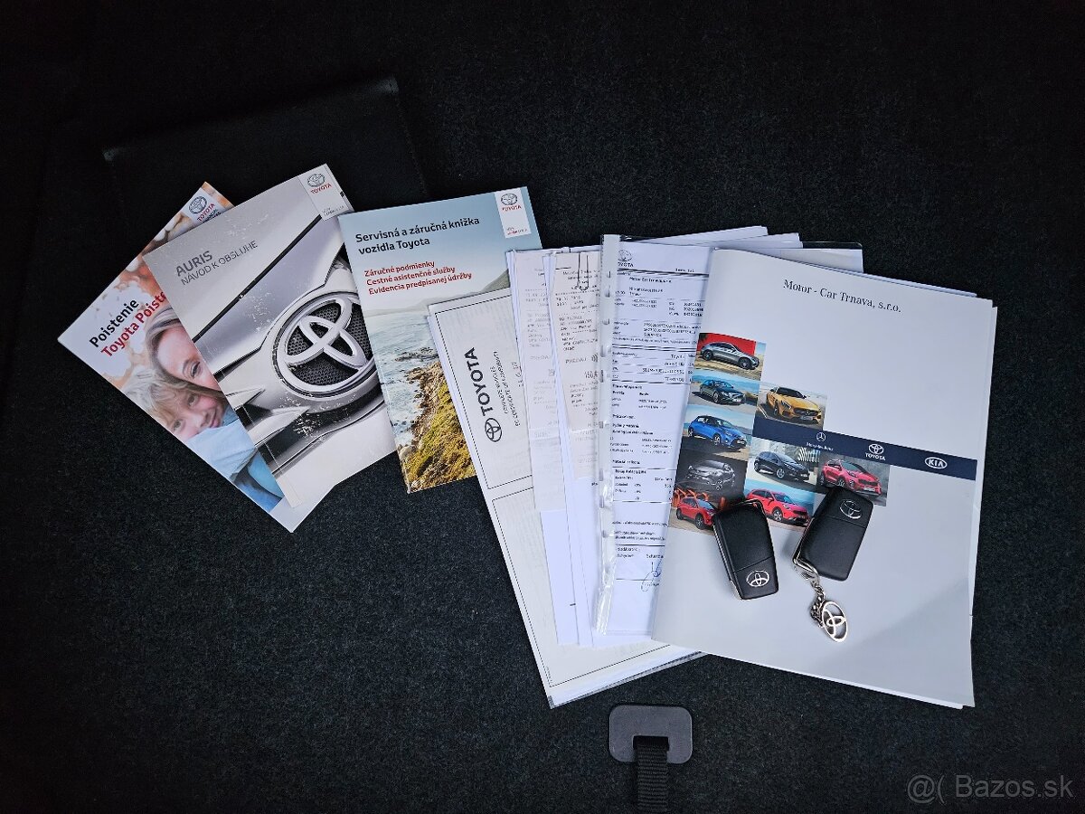 ✅Toyota Auris 1.6 benzín➡️89.000 km➡️r.v.:2016 - 20