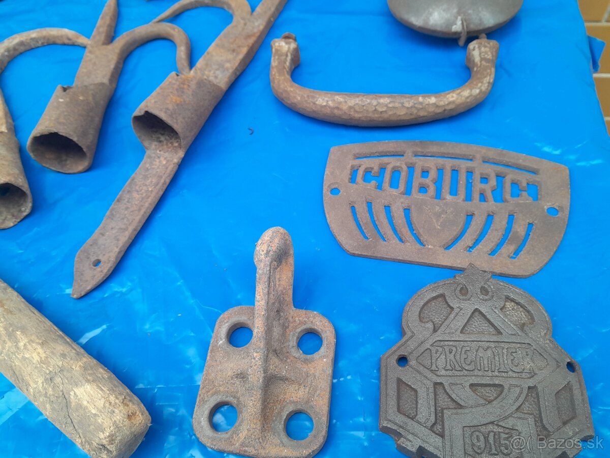 Staré historické ,rustikálne, kované náradie a pomôcky. - 20