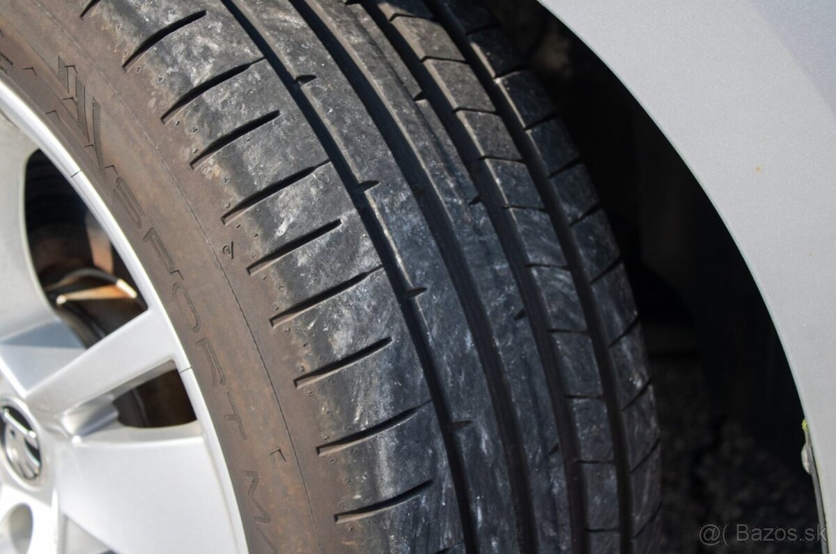 Škoda Superb Combi 2.0TDI DSG automat - 20