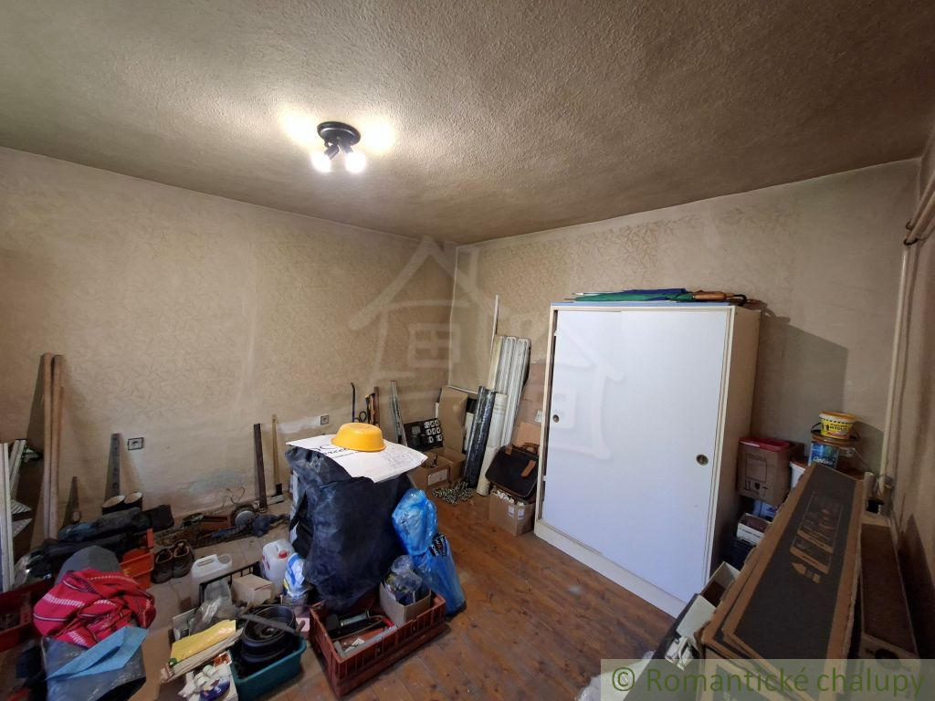 Dva rodinné domy za cenu jedného v obci Zlatno - 20