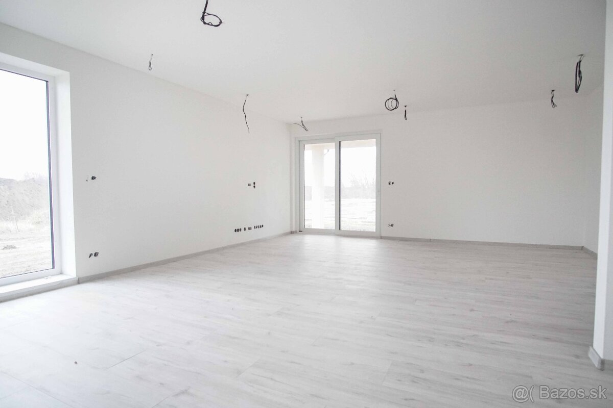 4-izbová novostavba rodinného domu s terasou, Nesvady, 540m2 - 20