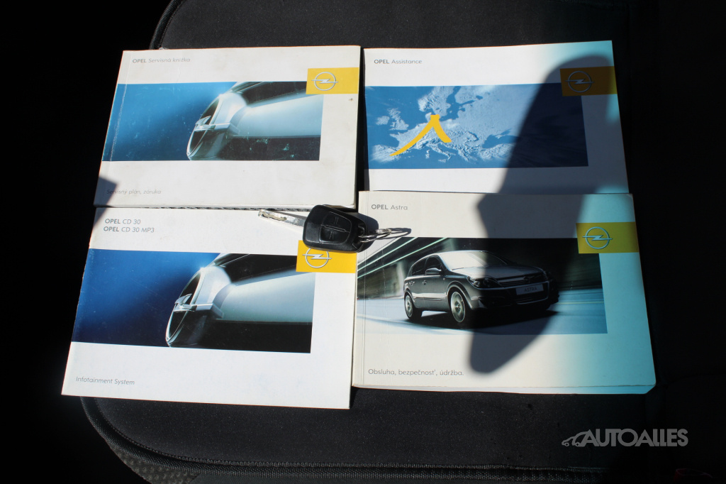 Opel Astra Caravan 1,9CDTi 88 kW - 20