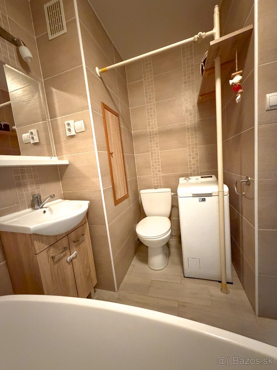 Príjemný 3-izbový byt so zimnou záhradou - 20