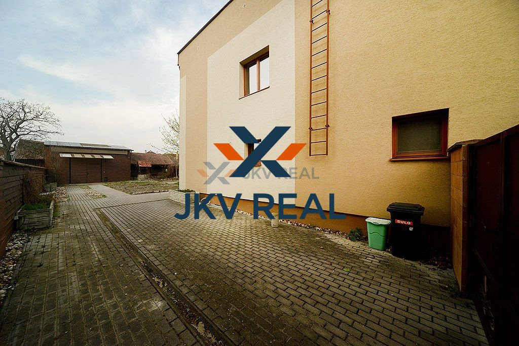 4 izbový rodinný dom s garážou v tichej lokalite - 20