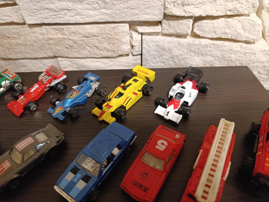 Autíčka staré modely angličáky 80. léta. - 20