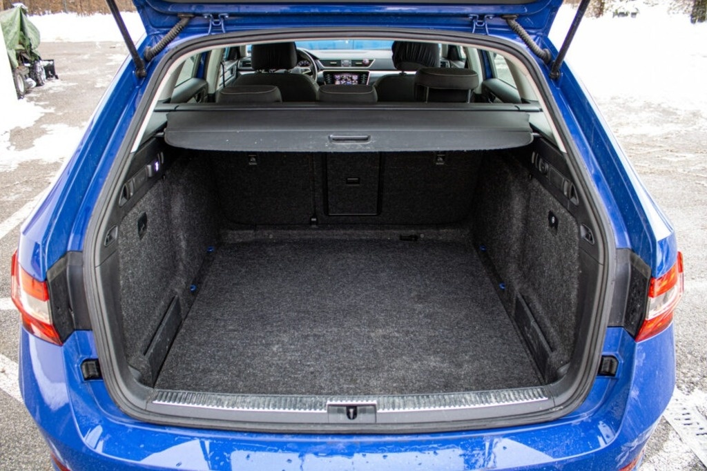 Škoda Superb Combi 2.0 TSI Ambition DSG - 20