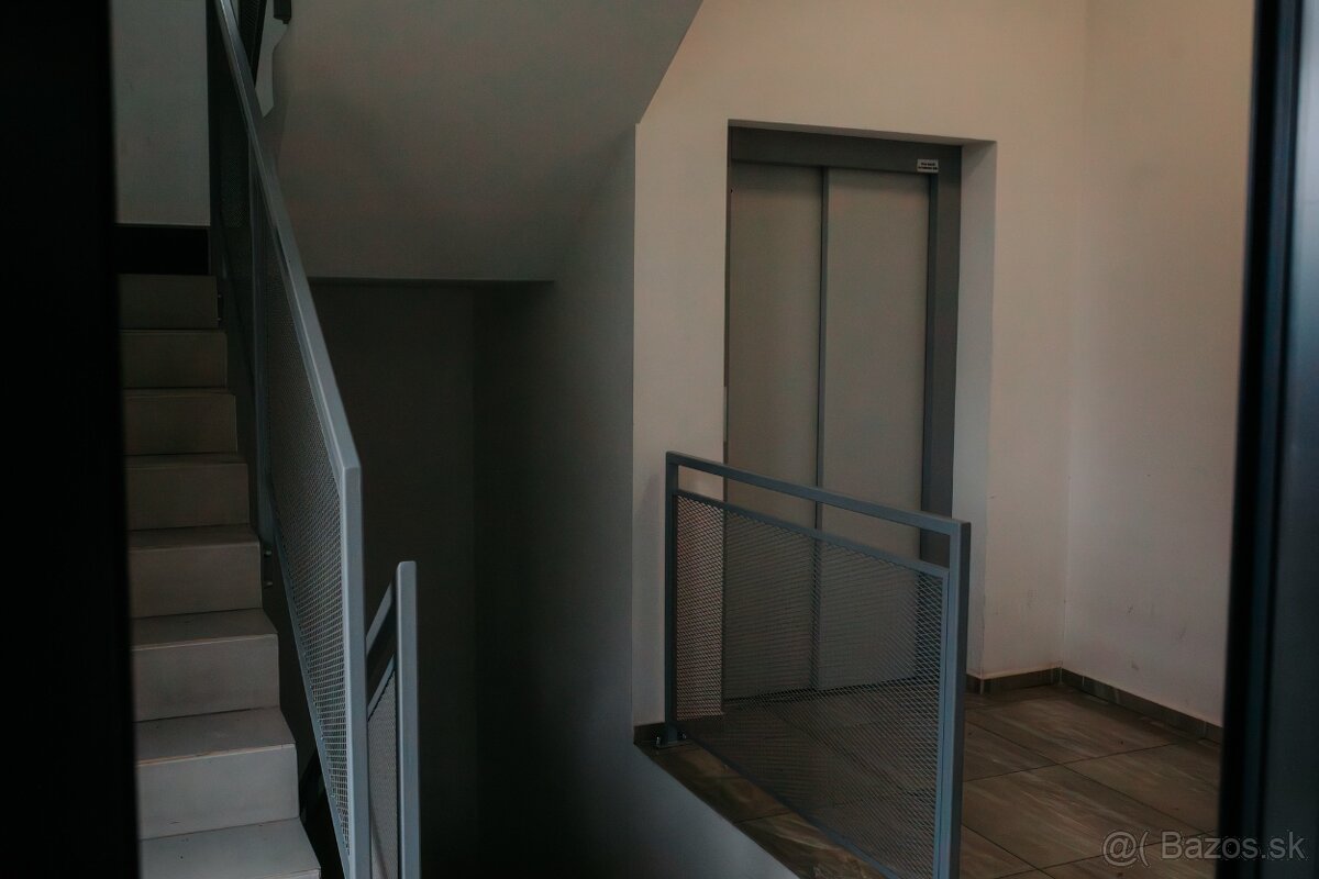 Novostavba Švermova Banska Bystrica, menší 2 izbový byt 44,6 - 20