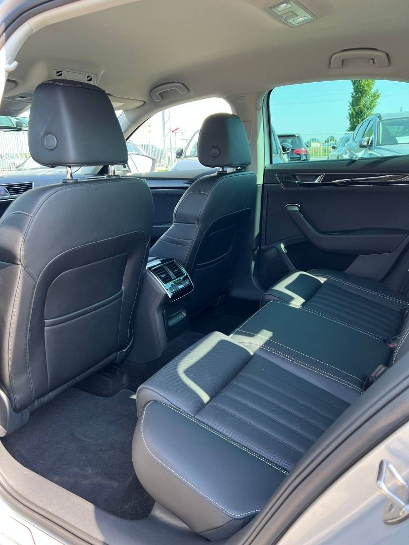 Škoda Superb 2.0 TDI SCR L&K 4x4 DSG - 20