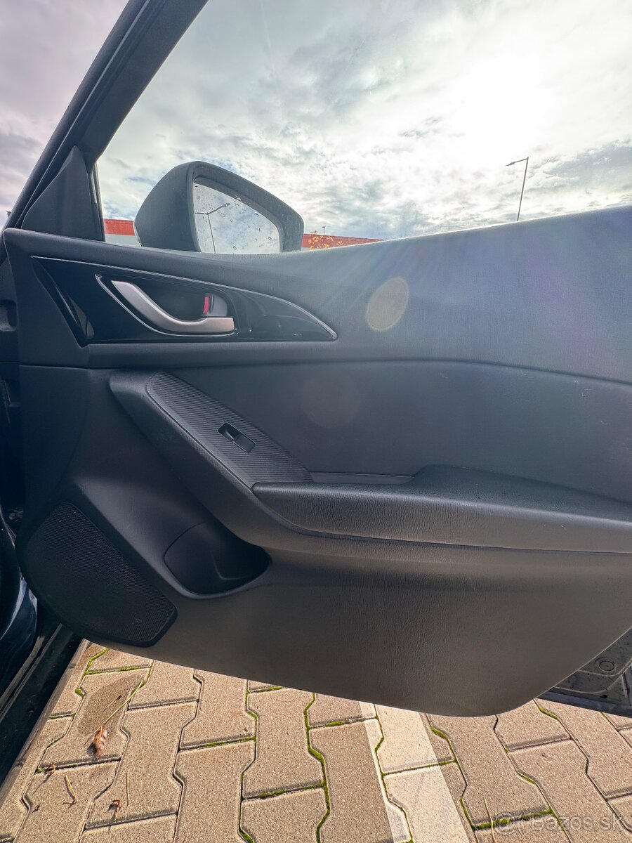 Mazda 3 1.5i (74kW) - 20