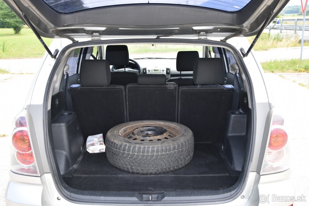 Toyota Corolla Verso 2.0 D-4D Base - 20