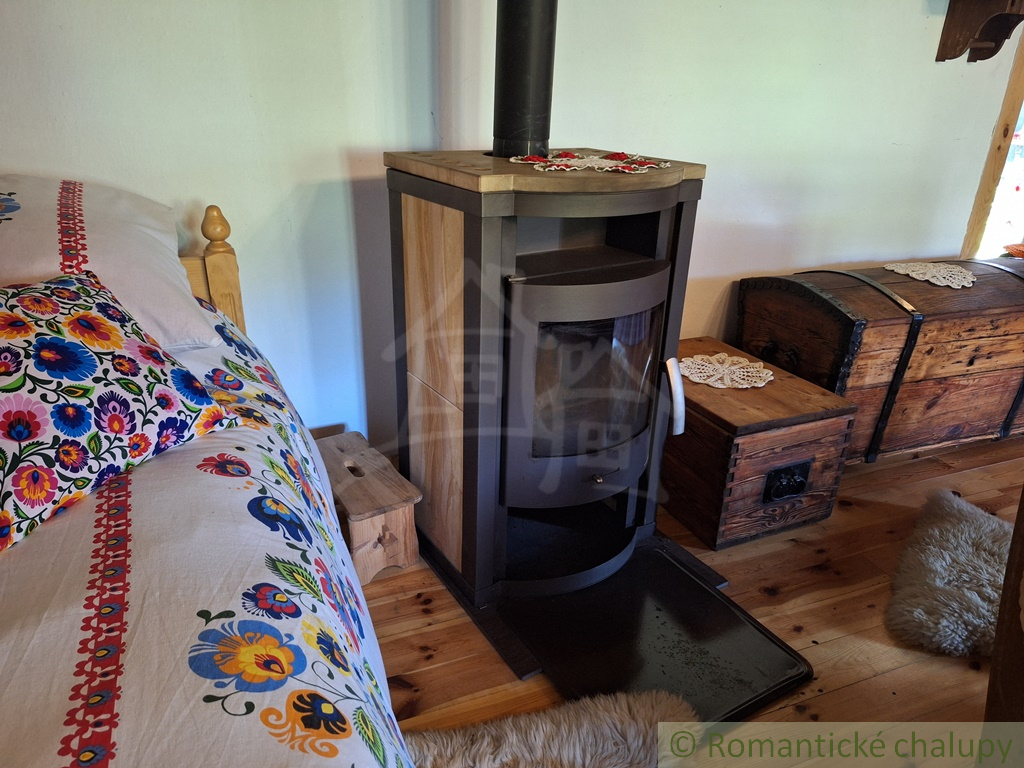 Tradičná drevenica pripravená pre chalupárov, na pozemku s - 20