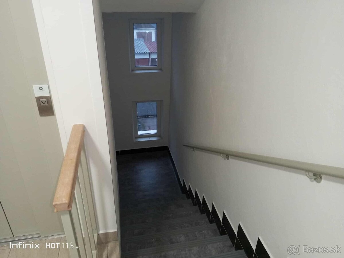 Prenajmem 1 izbový byt s lodžiou na Terase - 20