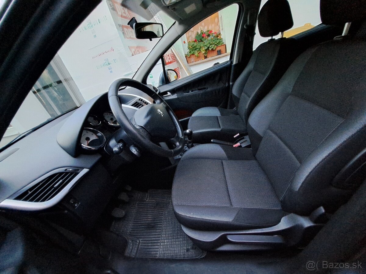 Predam Peugeot 207, r.v 2011, 1.4 Benzín - 20