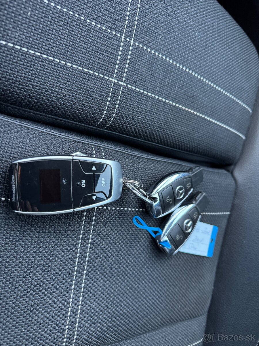 Mercedes-Benz GLA 200 d 4MATIC A/T - 20